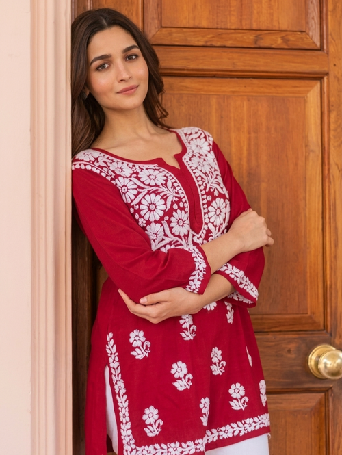 Floral Embroidered Round Neck Long
Sleeves Chikankari Straight Kurti With Multiple Color